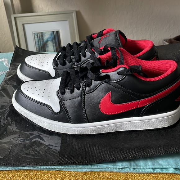 Nike Jordans Men Size 9 - Picture 2 of 12